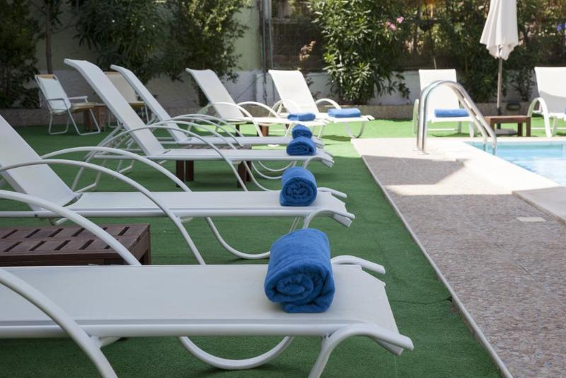 赛格公寓式酒店 Agia Marina 外观 照片